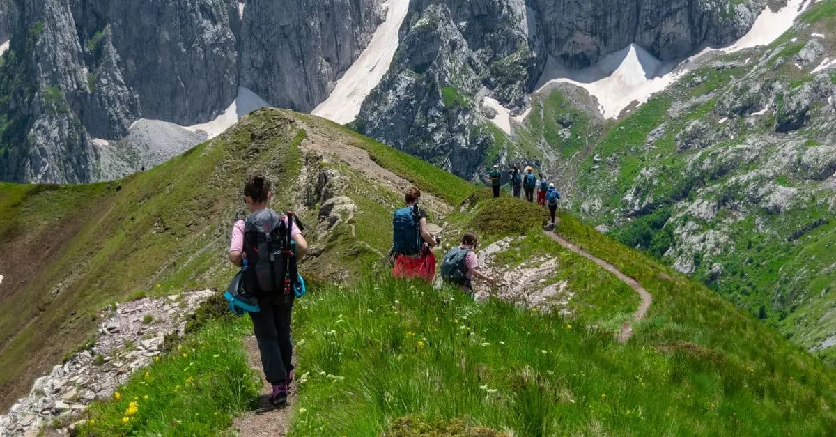 Oferty wyjazdowe na aktywne wakacje: Top kierunki do odkrycia